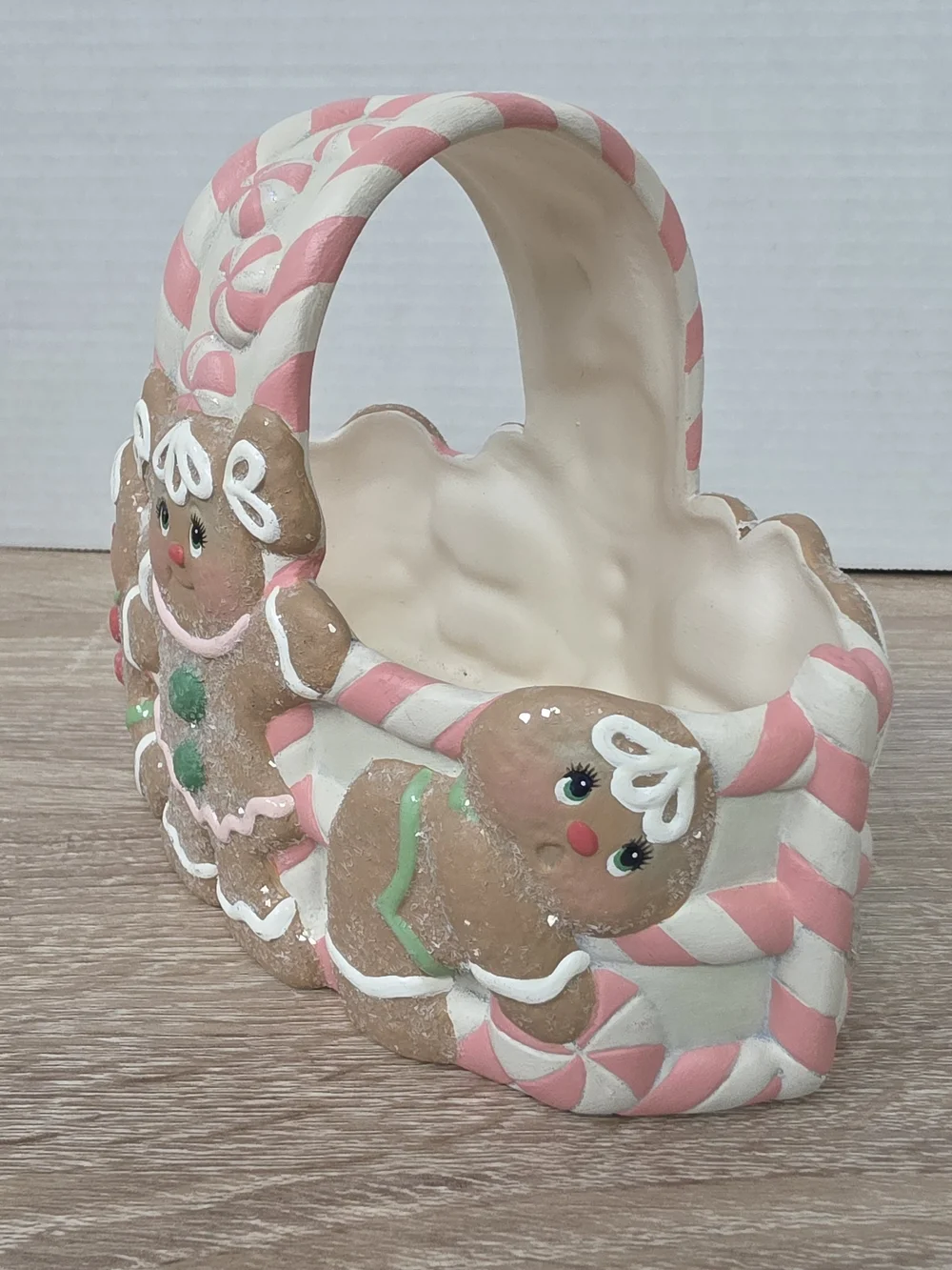 Vintage 1995 Ceramic Gingerbread Women Basket With Handle 8 1/2 in x 6 1/4 in
